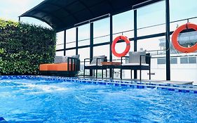 Shining Central Hotel & Spa
